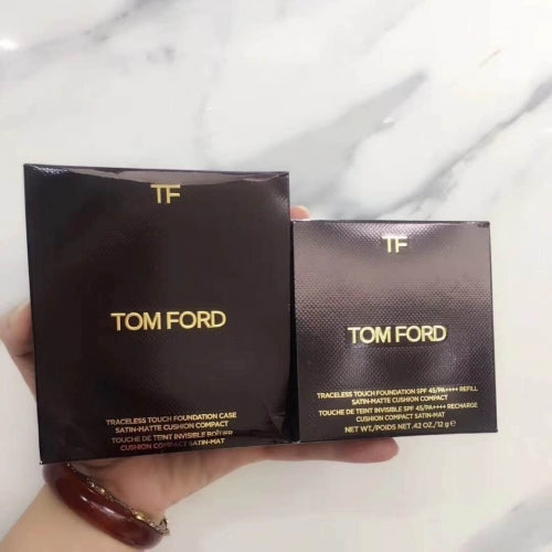 TOM FORD Traceless Touch Foundation Satin-Matte Cushion